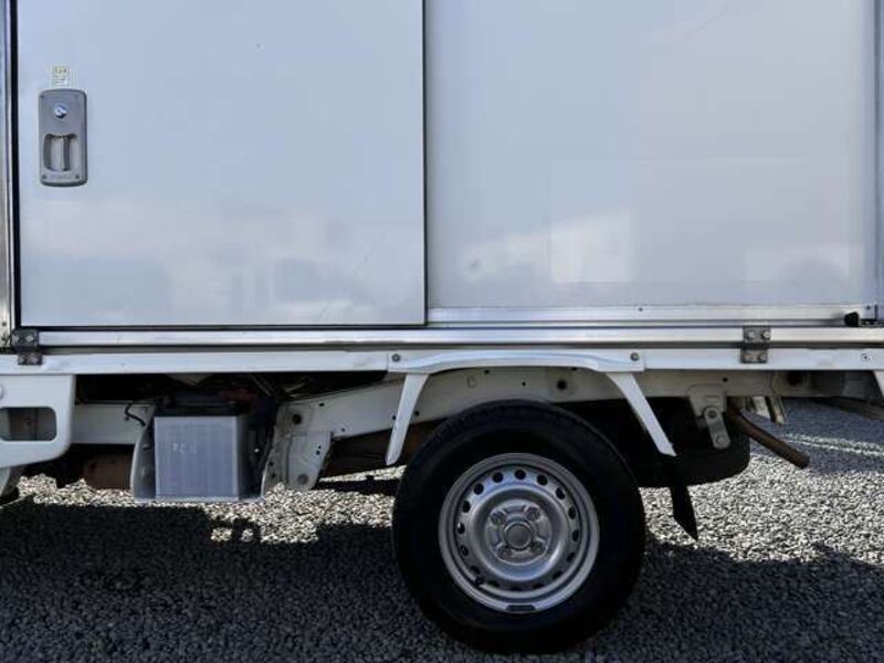 MINICAB TRUCK