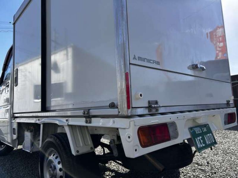MINICAB TRUCK