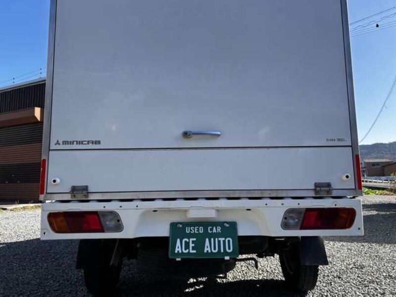 MINICAB TRUCK