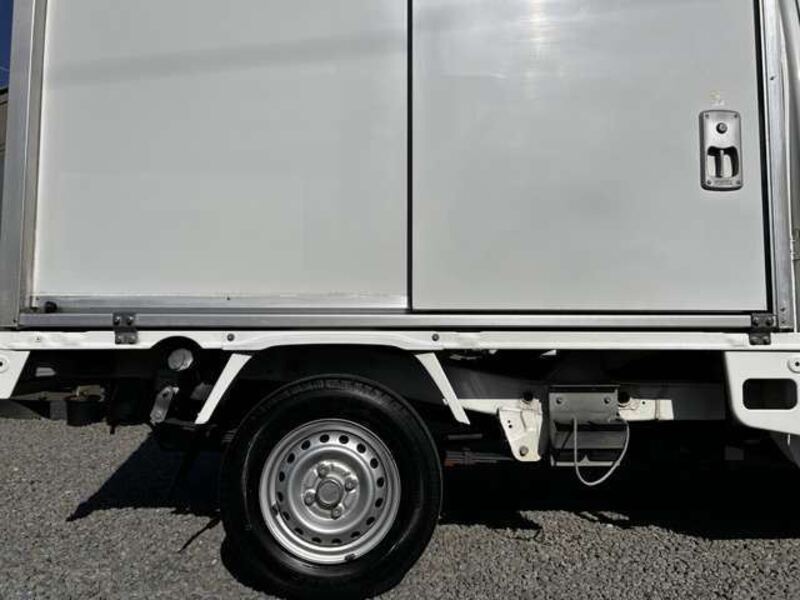 MINICAB TRUCK