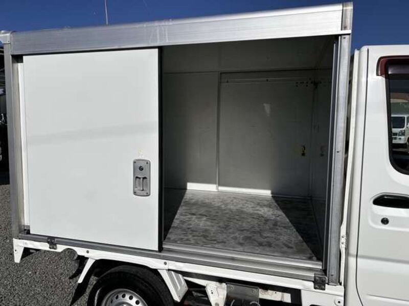 MINICAB TRUCK