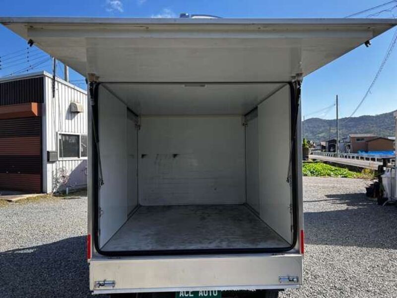 MINICAB TRUCK