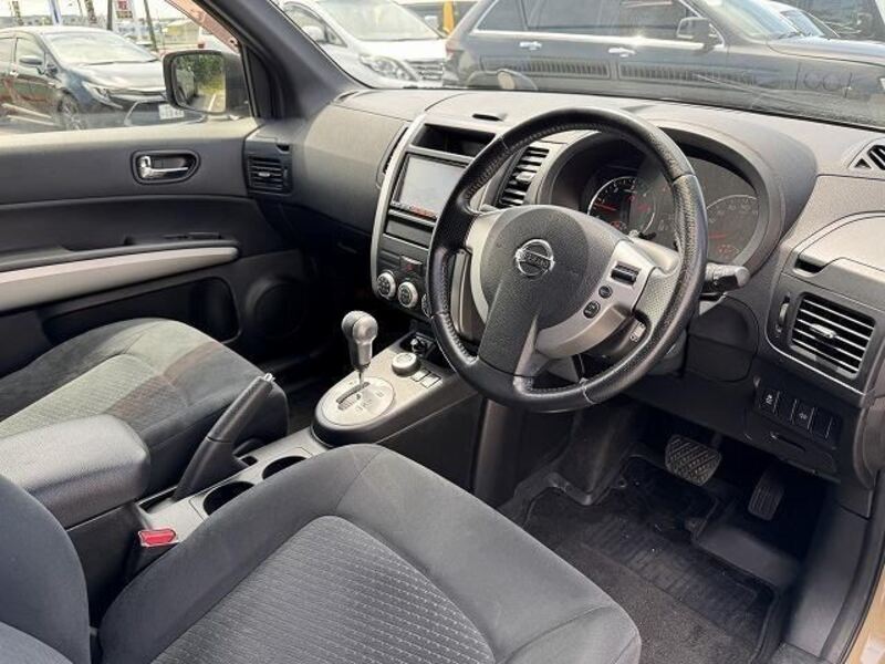 X-TRAIL