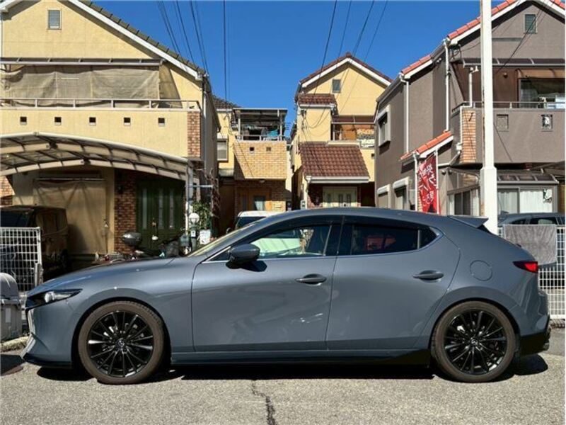 MAZDA3