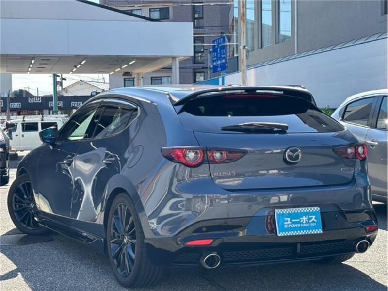 MAZDA3