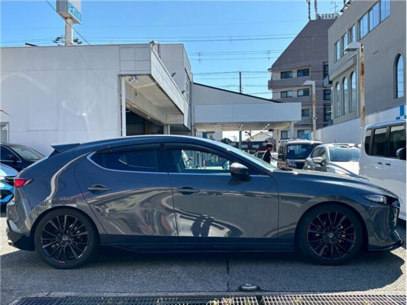 MAZDA3