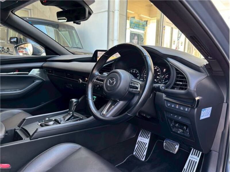 MAZDA3