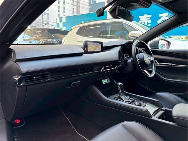 MAZDA3