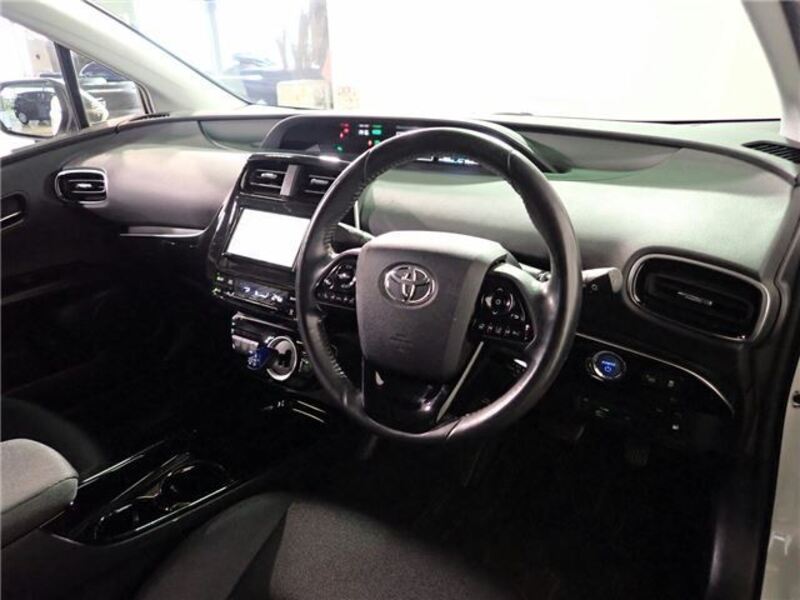 PRIUS PHV