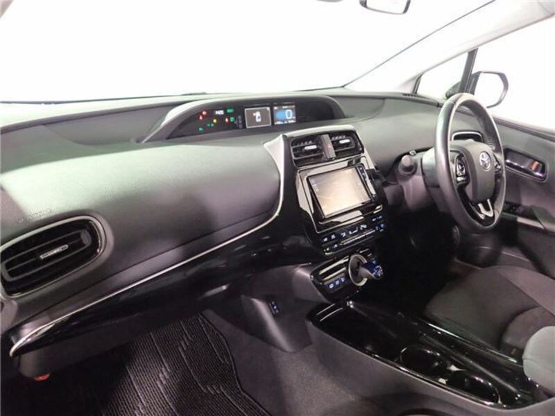 PRIUS PHV
