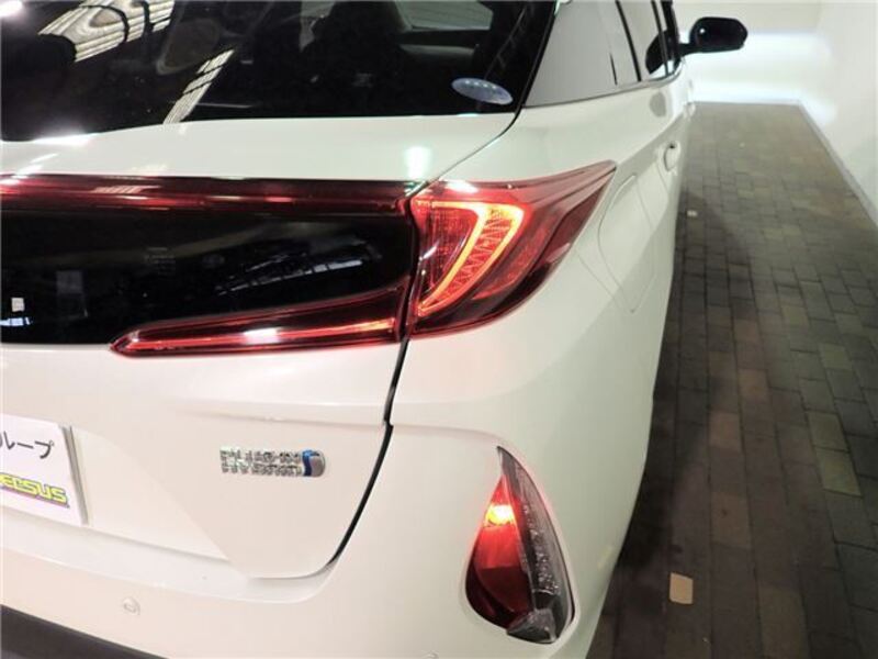 PRIUS PHV