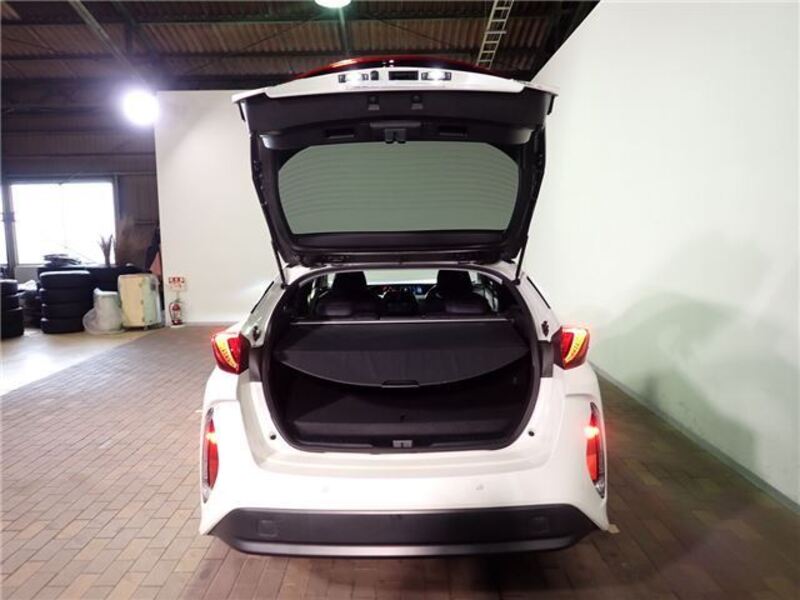 PRIUS PHV