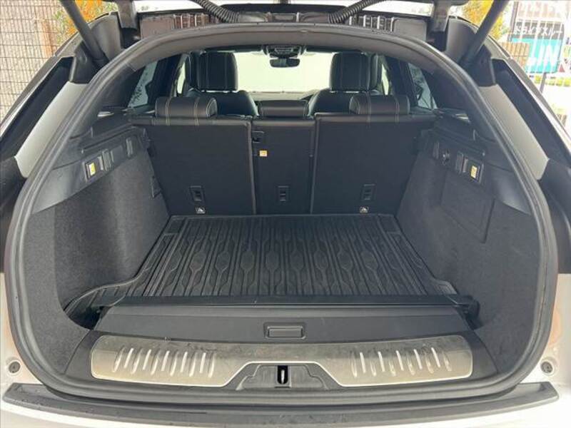 RANGE ROVER VELAR