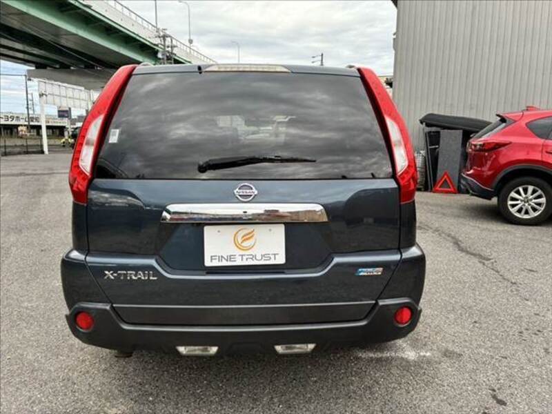 X-TRAIL