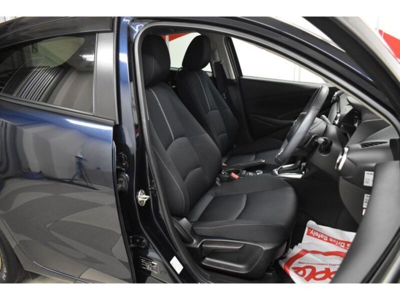 MAZDA2