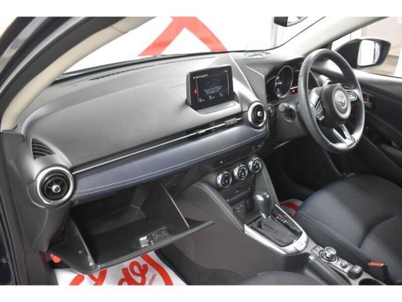 MAZDA2