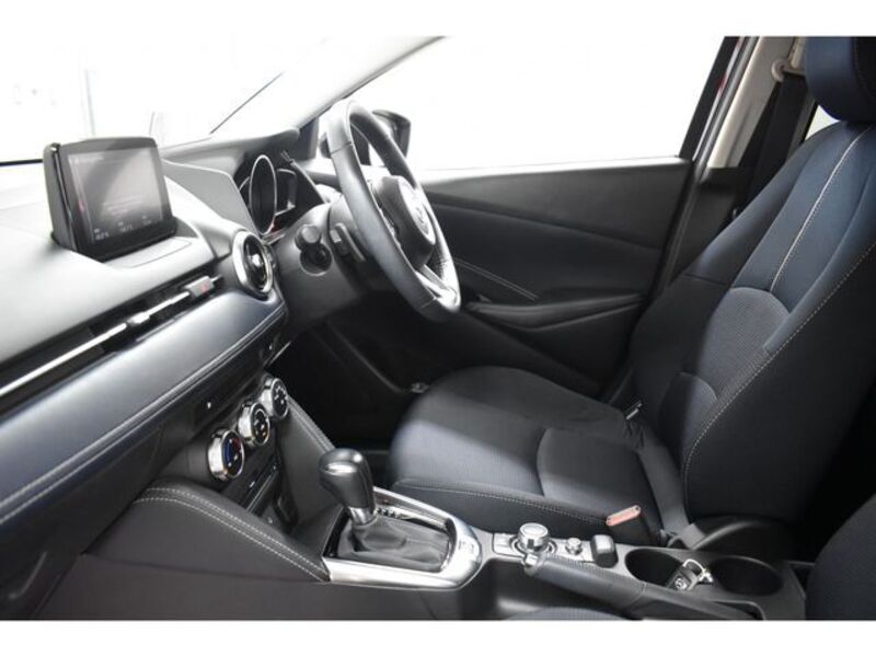 MAZDA2