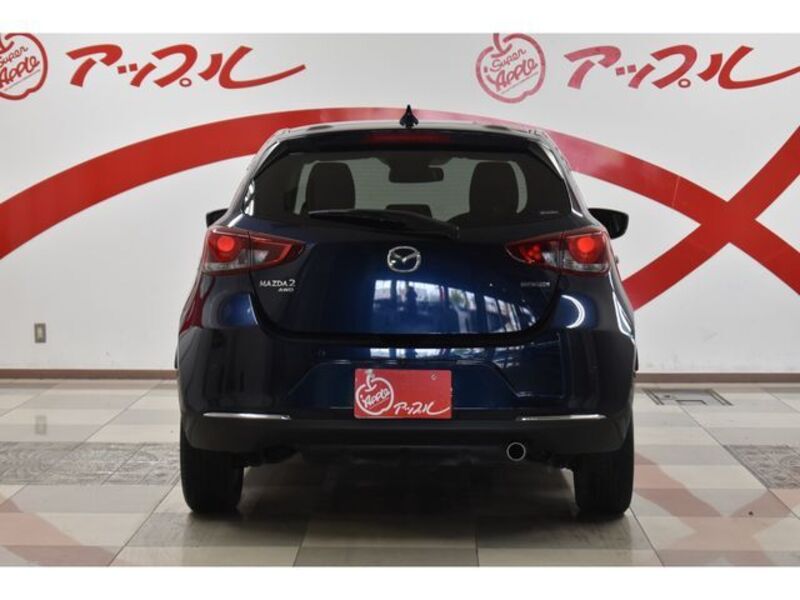 MAZDA2