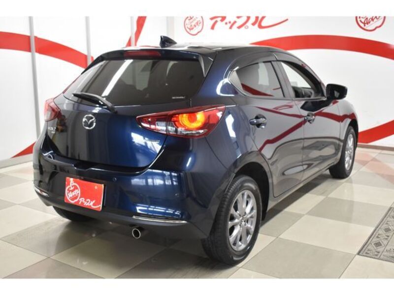 MAZDA2