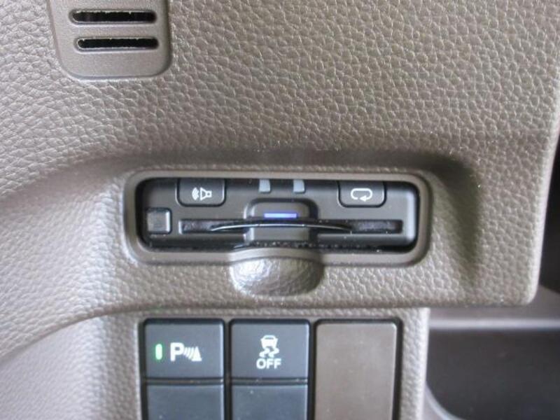 N BOX