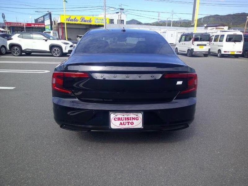 S90