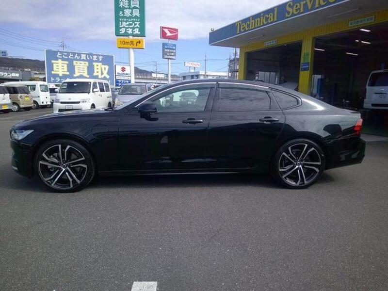 S90