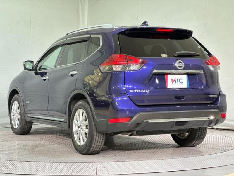 X-TRAIL