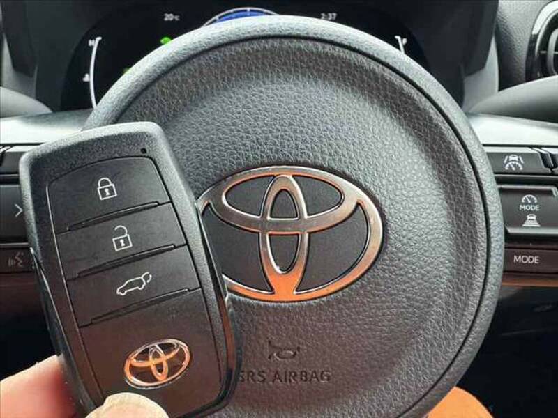 YARIS CROSS