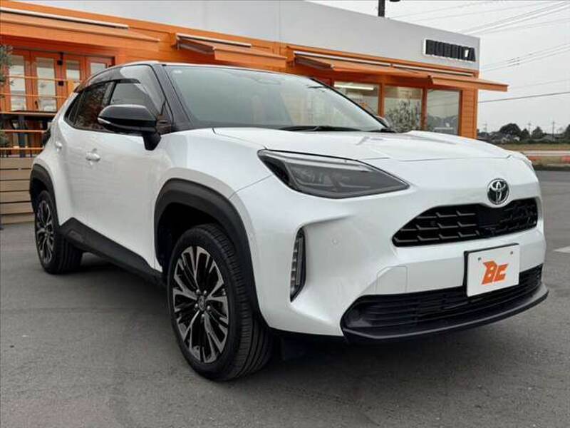YARIS CROSS