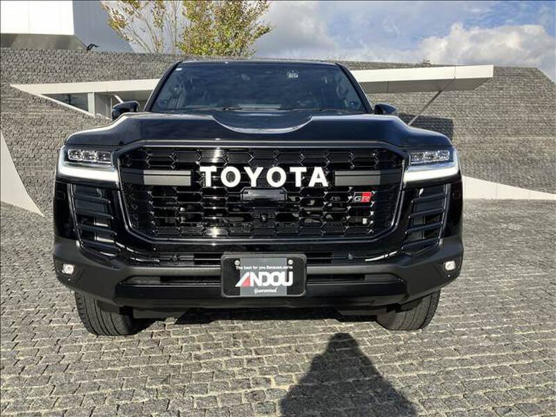 LAND CRUISER