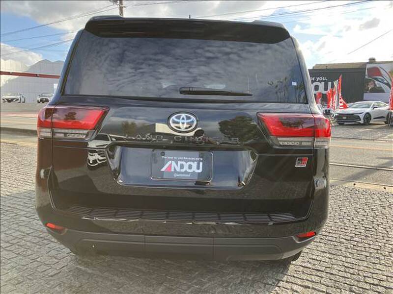 LAND CRUISER