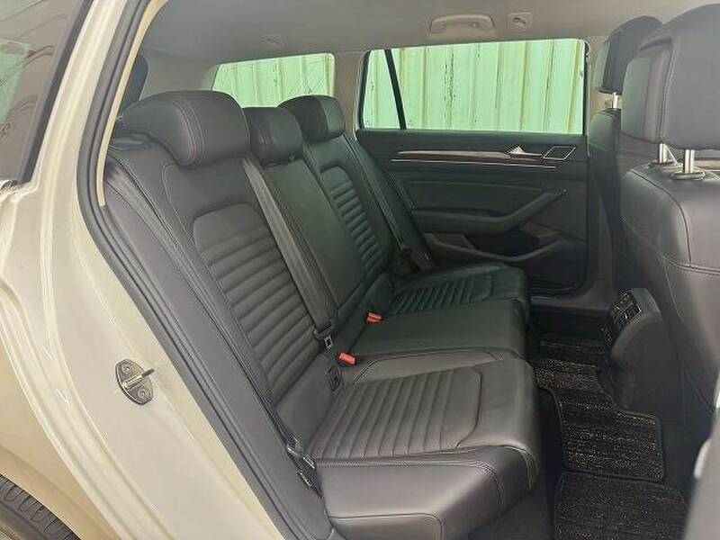 PASSAT VARIANT