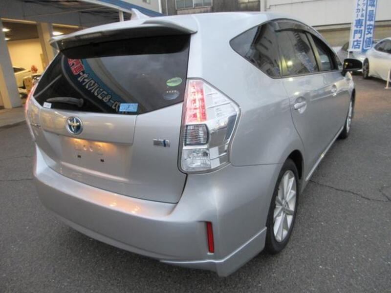 PRIUS ALPHA