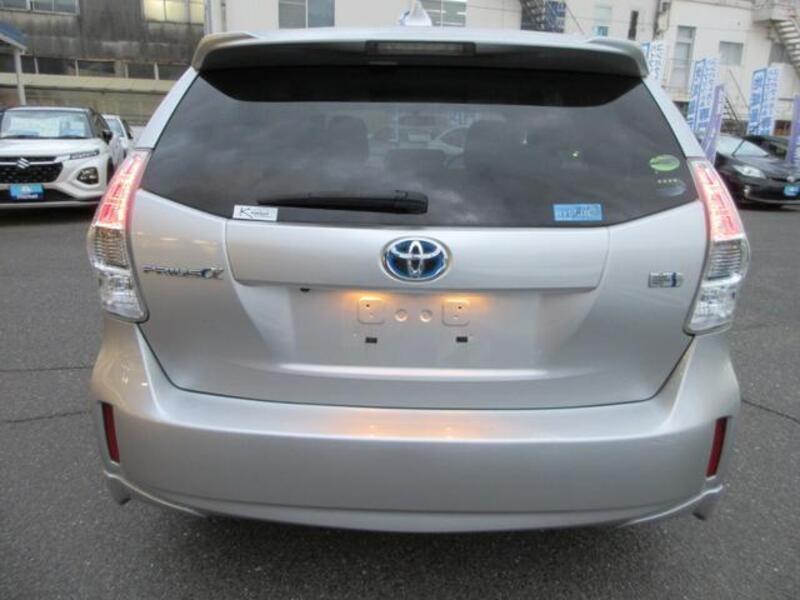 PRIUS ALPHA