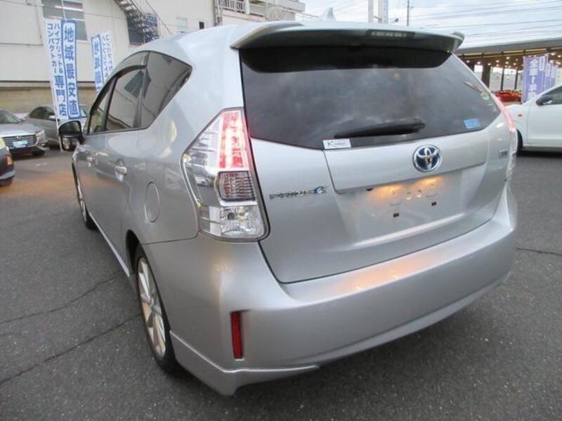 PRIUS ALPHA