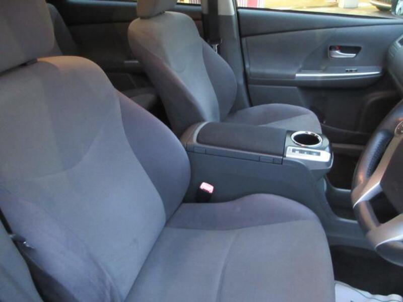 PRIUS ALPHA