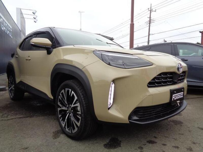 YARIS CROSS