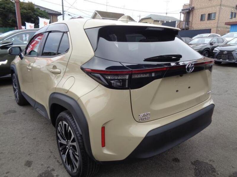 YARIS CROSS