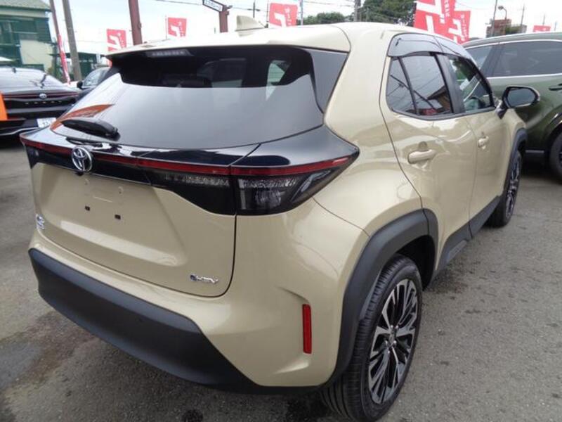 YARIS CROSS