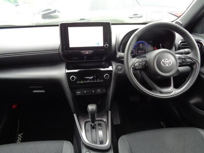 YARIS CROSS