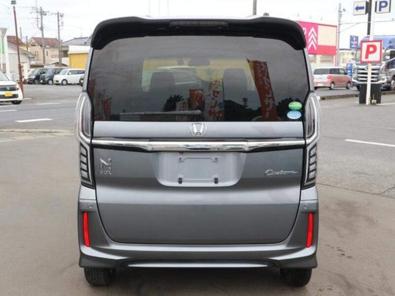 N BOX CUSTOM