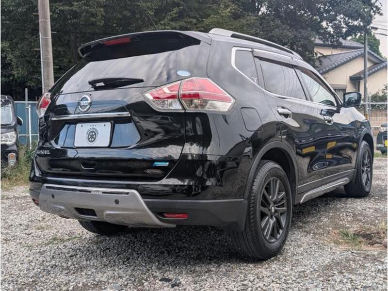 X-TRAIL