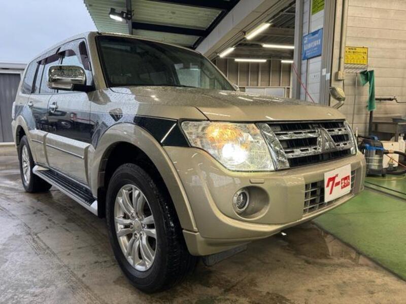 MITSUBISHI PAJERO