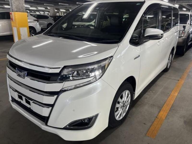 TOYOTA NOAH