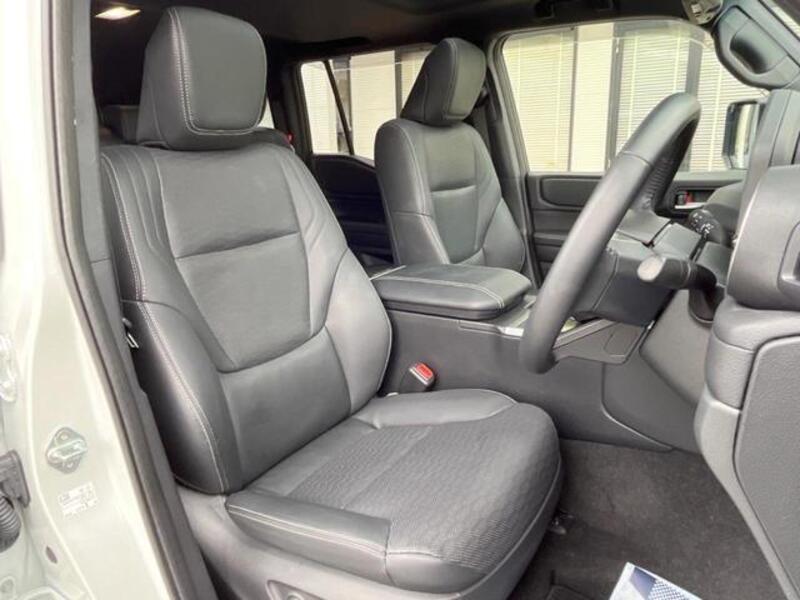 LAND CRUISER 250