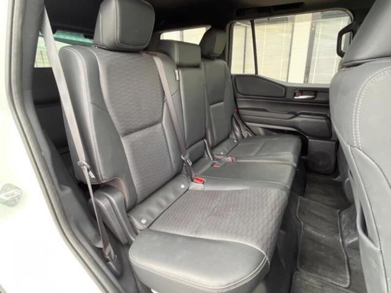 LAND CRUISER 250