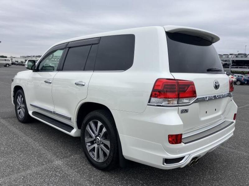 LAND CRUISER