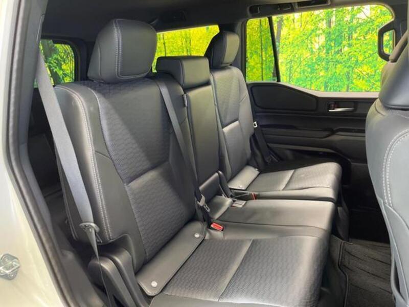LAND CRUISER 250