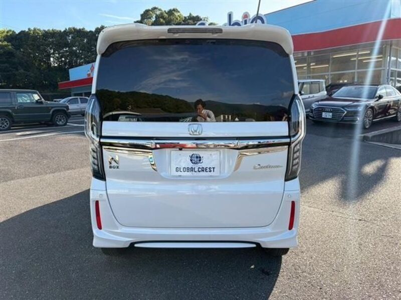 N BOX CUSTOM