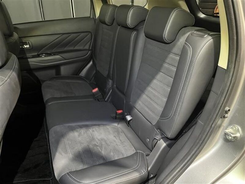 OUTLANDER PHEV